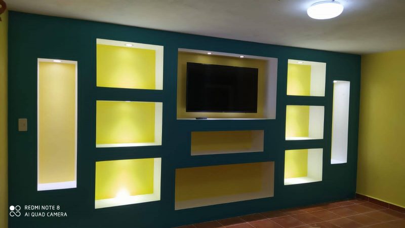 Plafón flotante con iluminación LED en tablaroca